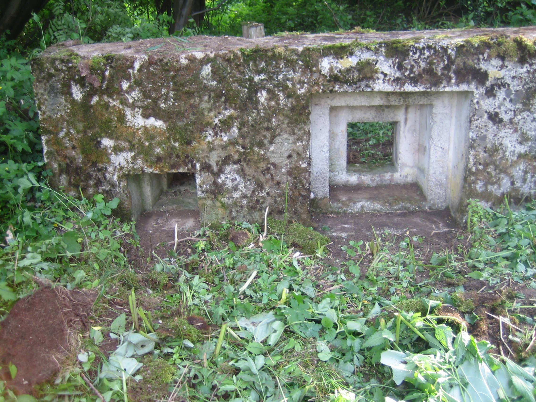 Bunker č.III ľavá  a stredná strieľňa